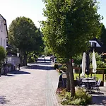 'kahle Poen' Mit Meinecardplus, Wintergarten Und Eingezaeuntem Garten *