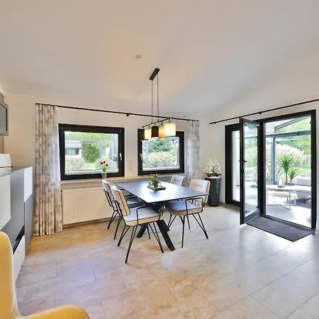 'kahle Poen' Mit Meinecardplus, Wintergarten Und Eingezaeuntem Garten * Віллінген