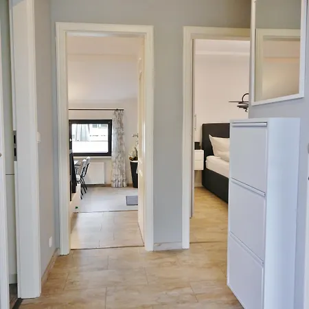 'kahle Poen' Mit Meinecardplus, Wintergarten Und Eingezaeuntem Garten * Віллінген