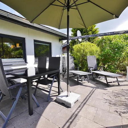 'kahle Poen' Mit Meinecardplus, Wintergarten Und Eingezaeuntem Garten Віллінген