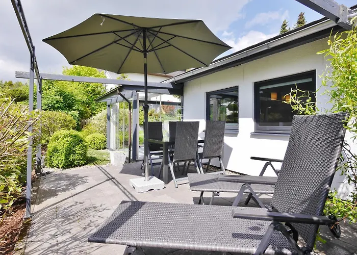 'kahle Poen' Mit Meinecardplus, Wintergarten Und Eingezaeuntem Garten